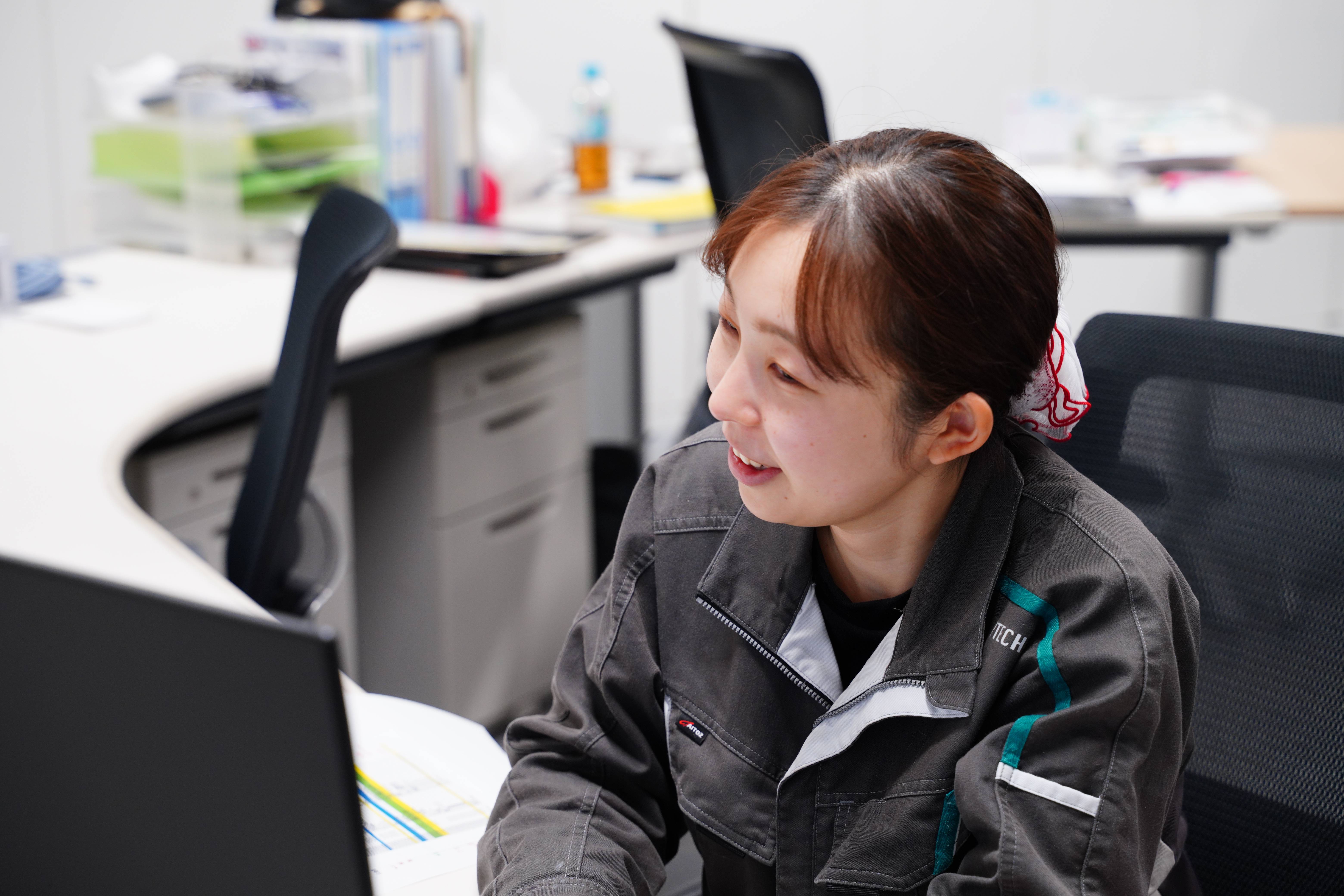 女性エンジニア